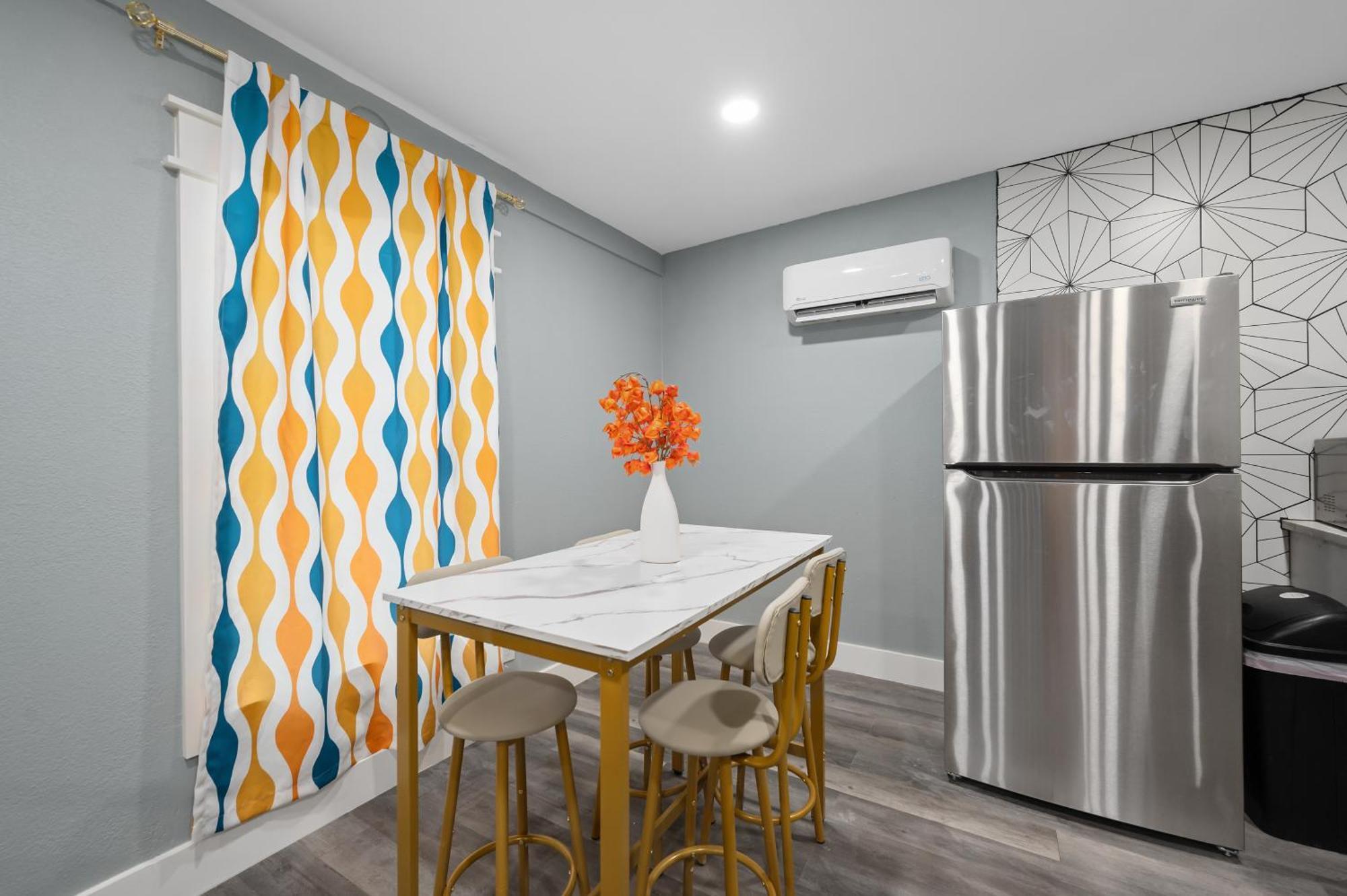 Elegant 2Br Apt Near Med Center With Free Park Houston Eksteriør bilde